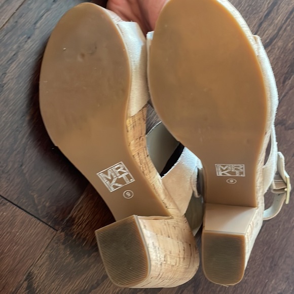 MRKT sandals size 9 - Picture 3 of 6